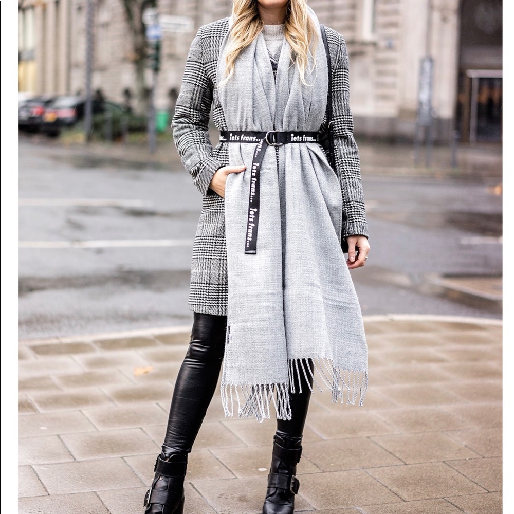 ZARA Gray Fringe Scarf